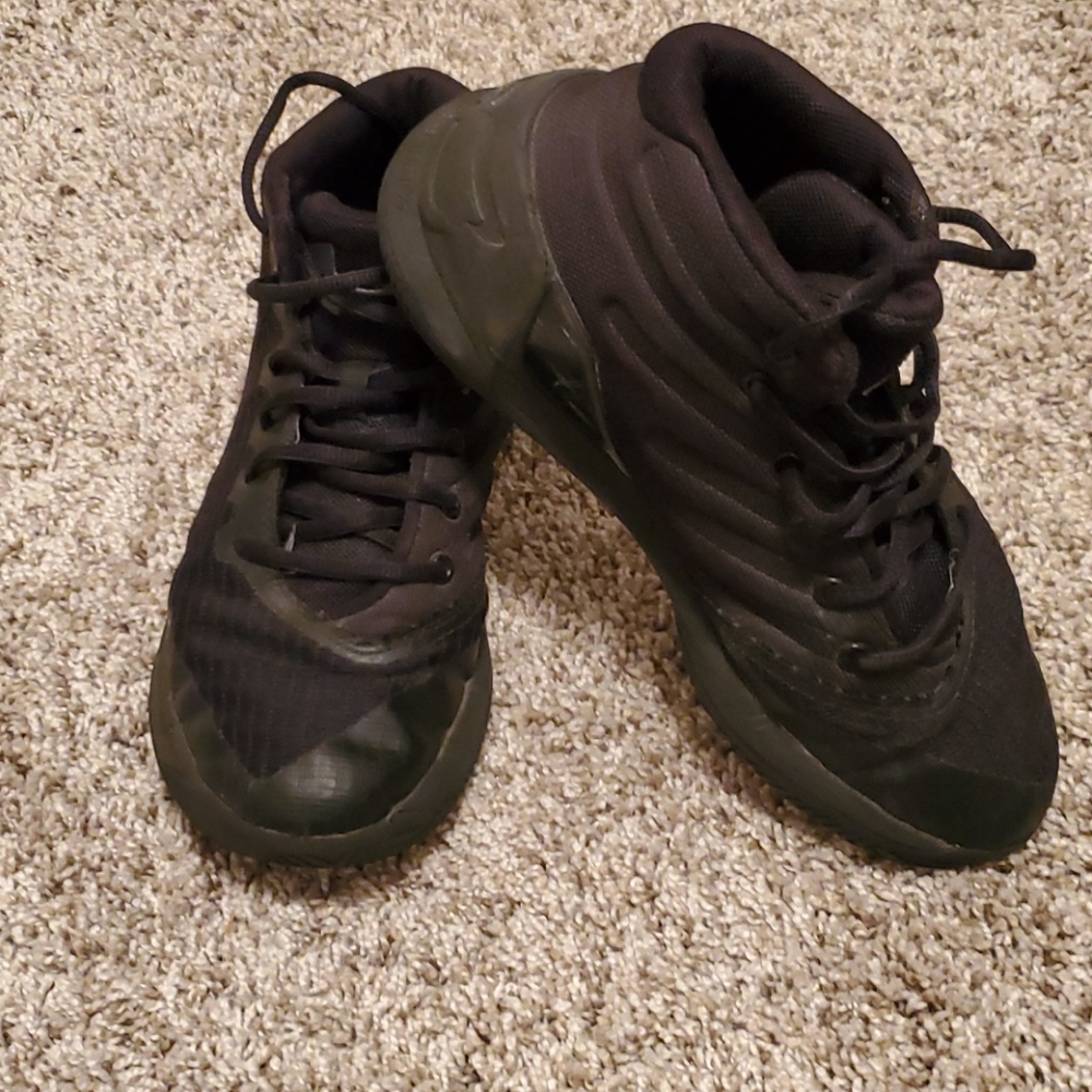 Stephen Curry shoes.